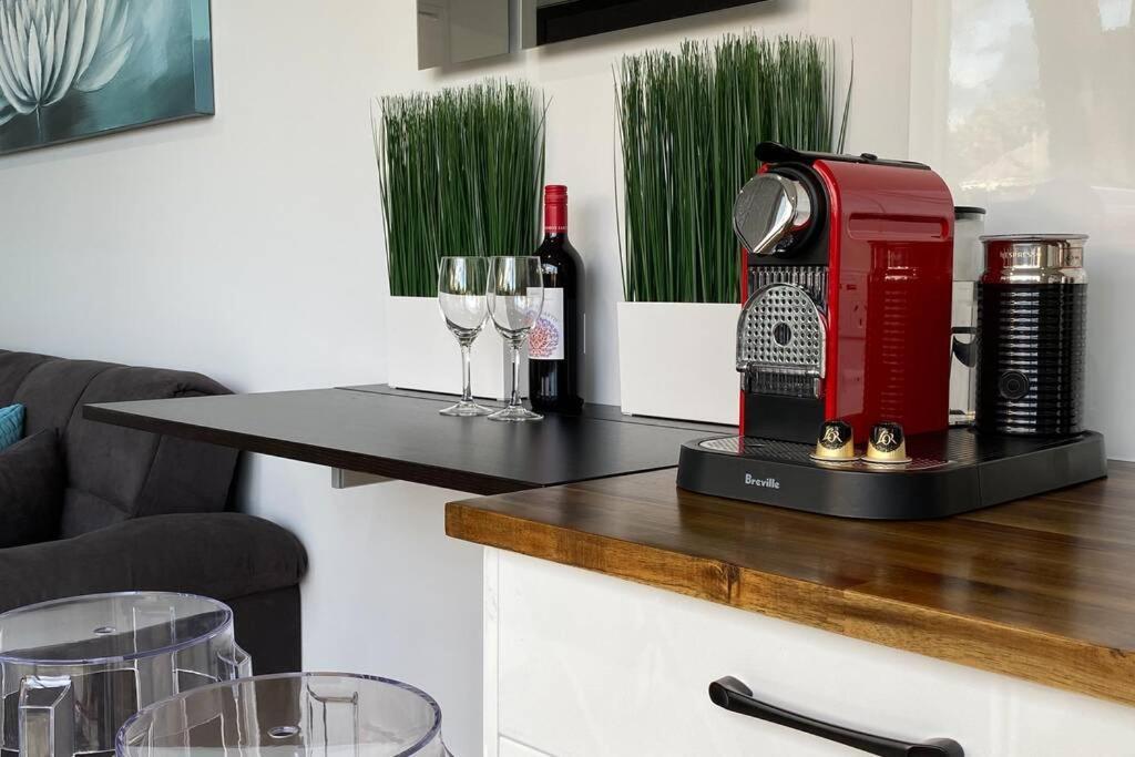 Tiny House In Belconnen 1br Self Contained Wine *